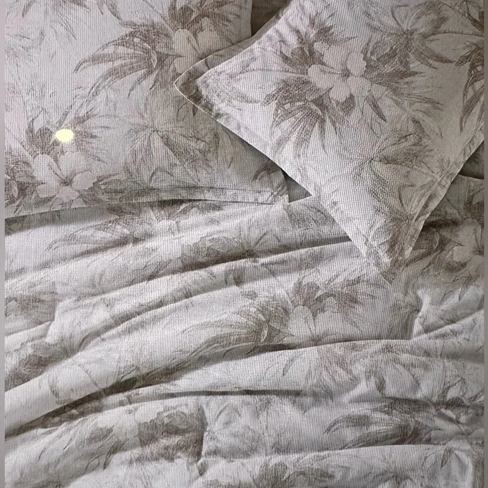 Tommy Bahama Beachway Blooms Reversible Grey Duvet Cover Set Queen